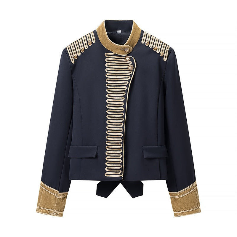 Damen Kurze militärisch inspirierte Jacke mit Stehkragen, Zierkordeln und goldbesetzten Manschetten Echo Archiv