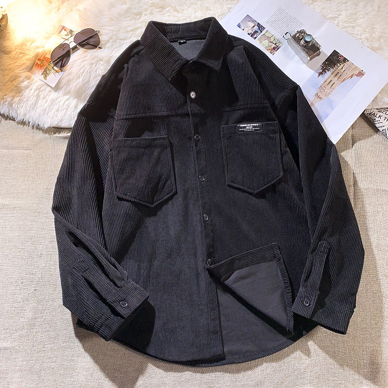 Herren Kordjacke mit modischem Schnitt und praktischen Brusttaschen Echoarchiv