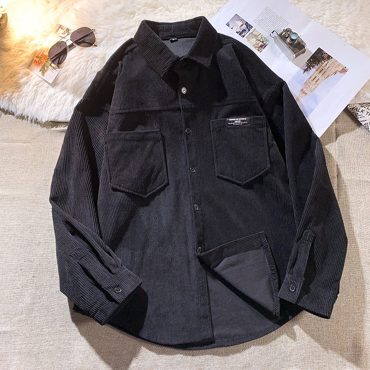 Herren Kordjacke mit modischem Schnitt und praktischen Brusttaschen Echoarchiv