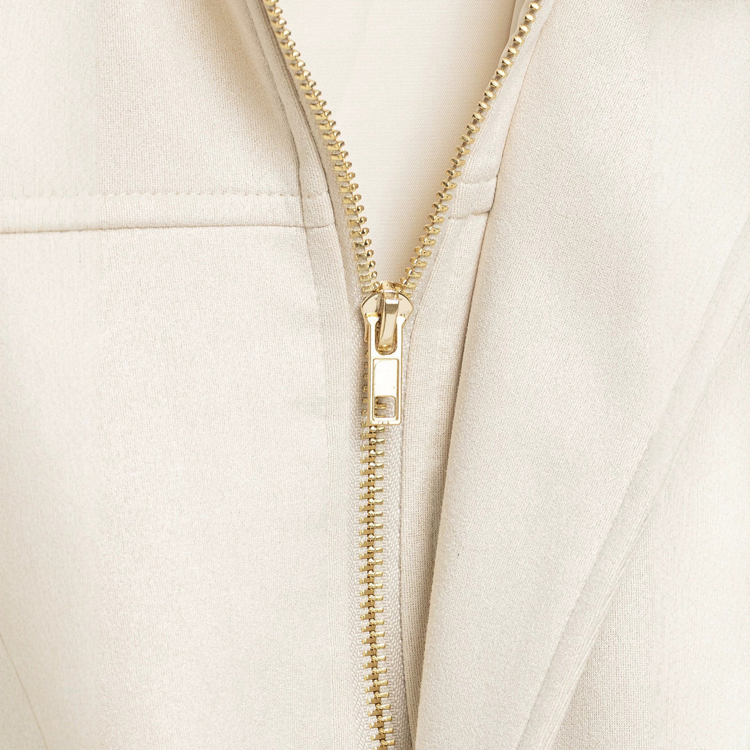 Damen Cropped-Boxy-Jacke aus Veloursoptik mit Hemdkragen, weiten Raglanärmeln und Tunnelzug Echoarchiv