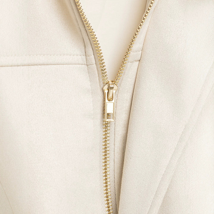 Damen Cropped-Boxy-Jacke aus Veloursoptik mit Hemdkragen, weiten Raglanärmeln und Tunnelzug Echoarchiv