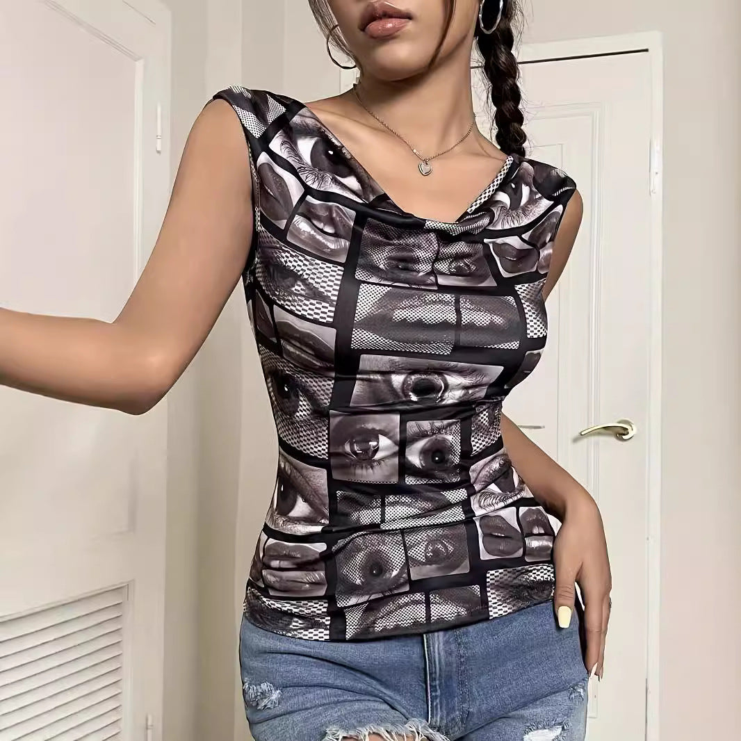 Damen nan tailliertes ärmelloses Jersey-Top mit Wasserfallkragen und collageartigem Gesichtsprint Echo Archiv