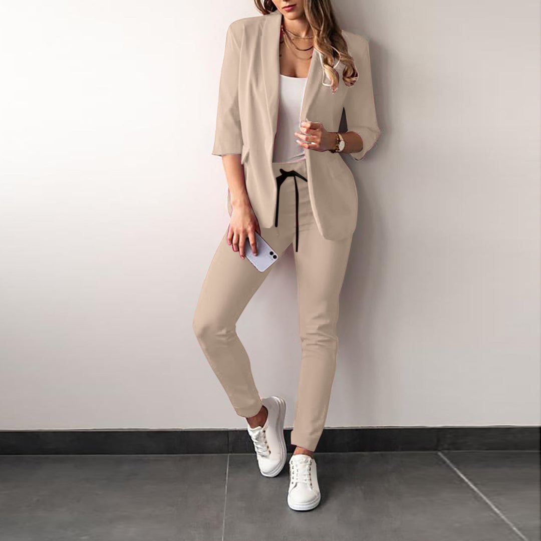 Damen elegantes und Echoarchivrnes Anzug-Set mit tailliertem Blazer und schmalen Hosen Echoarchiv
