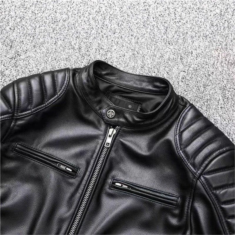 Herren Vintage Biker-Lederjacke mit Stehkragen und gesteppter Schulterpolsterung Echoarchiv