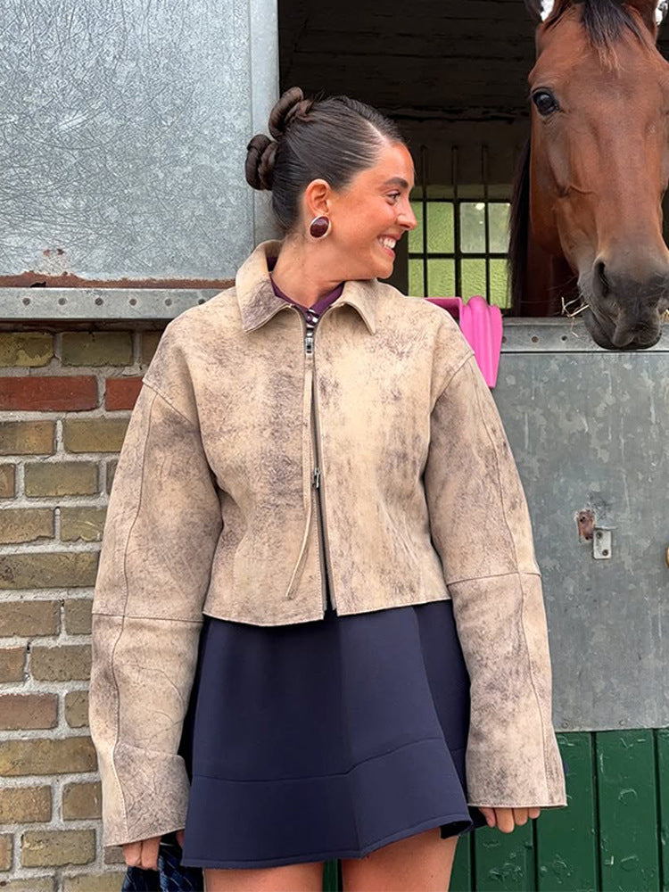 Damen Kurz geschnittene Velourslederjacke in Used‑Optik mit extra langen Ärmeln und Zwei‑Wege‑Reißverschluss Echoarchiv