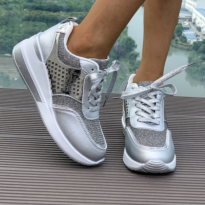 Damen stylische Keil-Sneaker mit metallischer Optik großflächigen Ziersteinen und gepolstertem Komfortfußbett Echo Archiv
