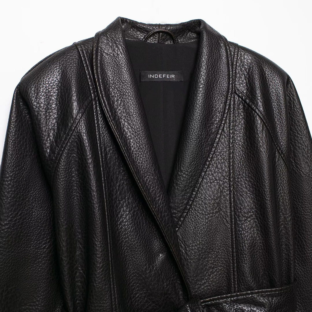 Damen Kurzjacke aus Lederoptik mit Schalkragen und Taillenbindegürtel Echoarchiv