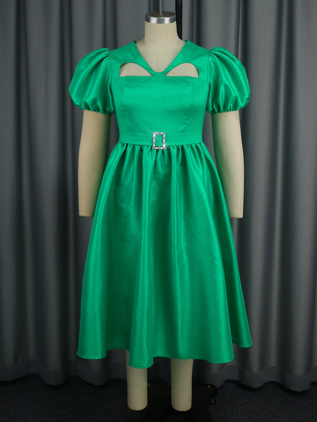 Damen Abendkleid mit modischen Puffärmeln und einzigartigem Cut-Out-Design – Élara