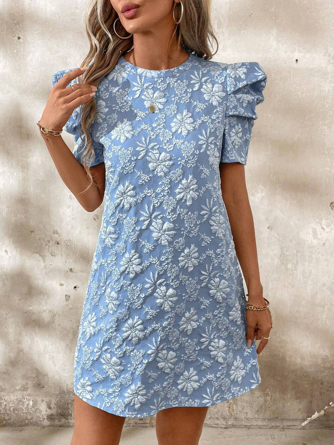 Damen nan florales Jacquard-Minikleid mit gestuften Puffärmeln Echo Archiv