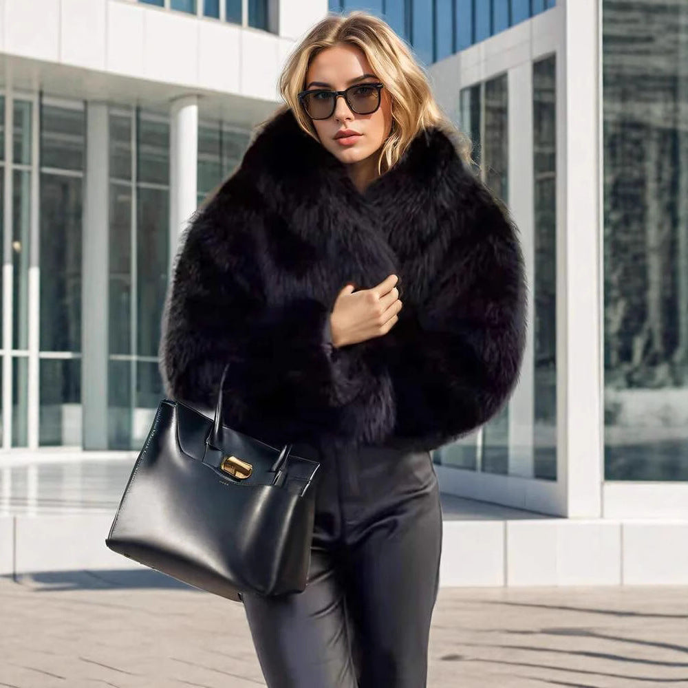 Damen Kurze Kapuzen-Faux-Fur-Jacke mit dichtem Hochflor, Boxy-Silhouette und elastischem Saum Echo Archiv