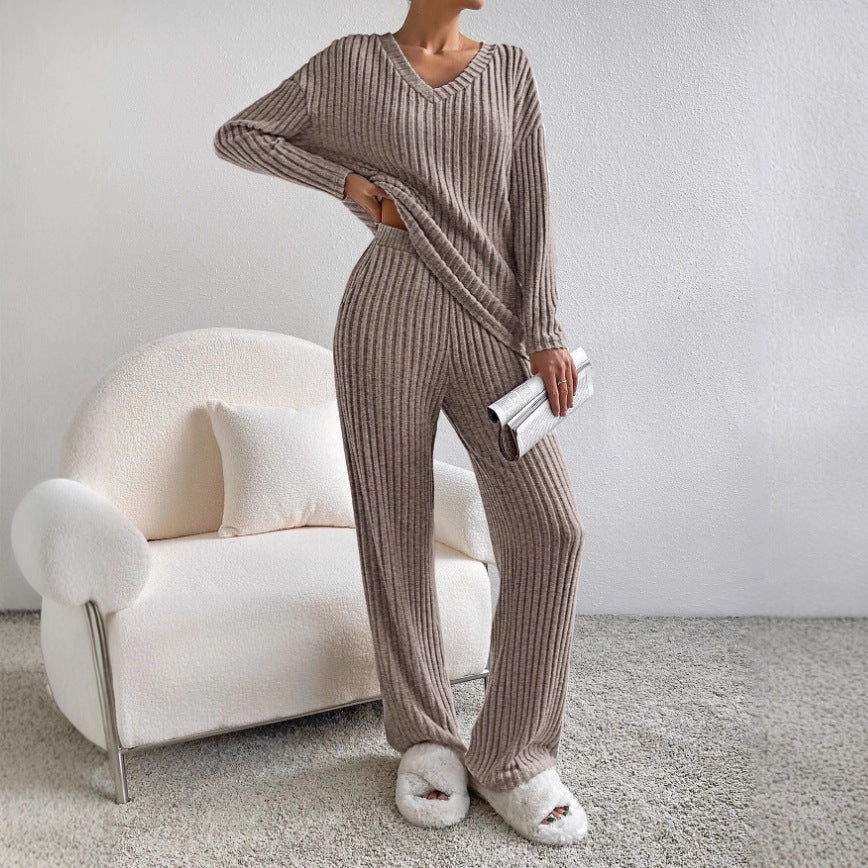 Frauen Rippstrick Lounge Set aus weichem Strick mit V-Ausschnitt und weitem Bein – Mavelle
