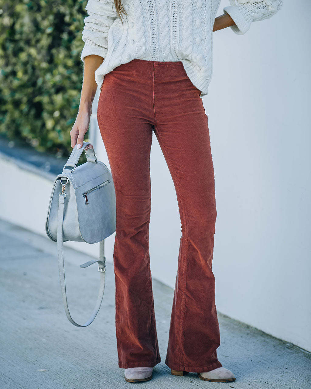 Damen Flared Cordhose mit hohem Bund und weichem Material – Avélisse