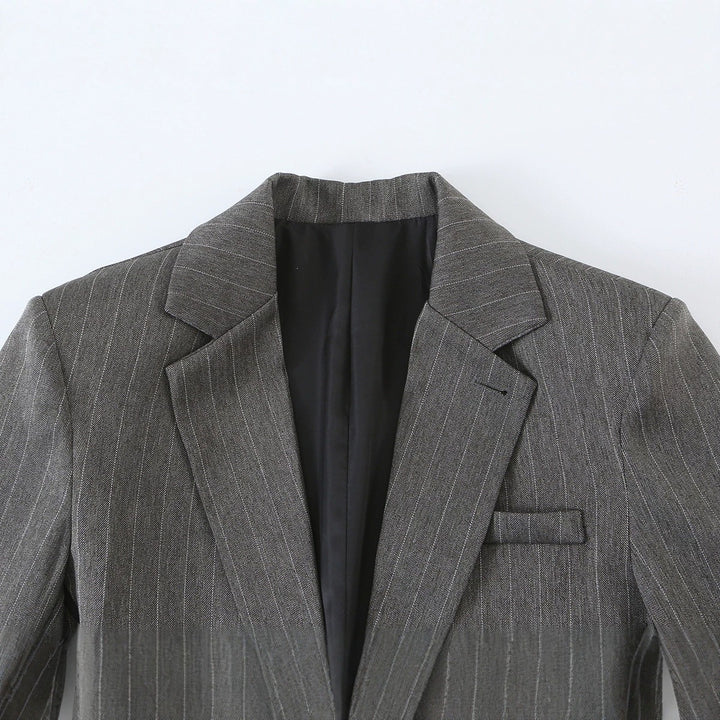 Damen Kurzgeschnittener Nadelstreifen-Blazer mit seitlichen Cut-Outs und Schnürdetail Echo Archiv