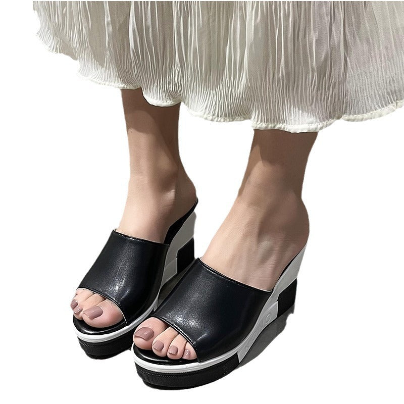 Damen nan Schlupfpantolette aus synthetischem Lederfinish mit offener Zehenpartie ergonomischem Keilabsatz und gepolstertem Komfortfußbett Echo Archiv
