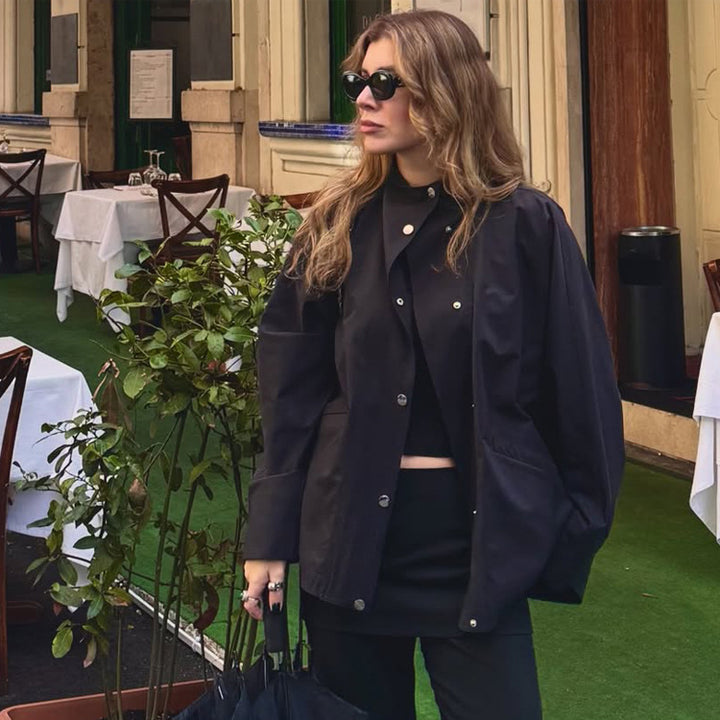 Damen Oversize-Hemdjacke mit Stehkragen, kastiger Silhouette und Druckknopf-Leiste Echoarchiv