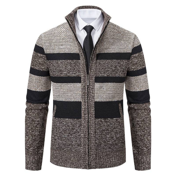 Herren Strickjacke mit Stehkragen und modernem Streifenmuster Echoarchiv