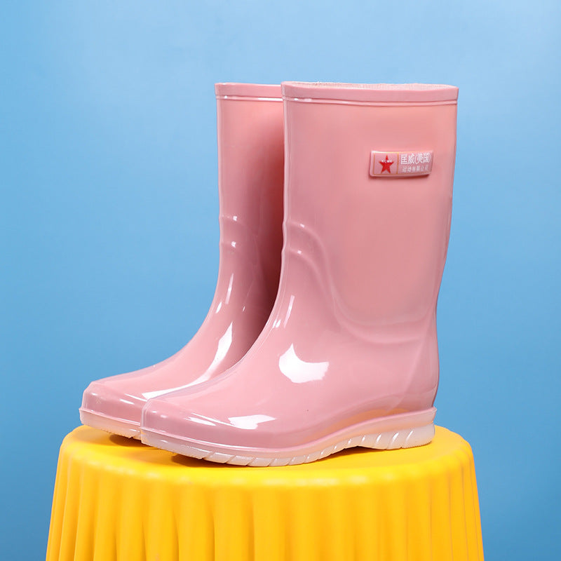 Damen Mittelhohe wasserdichte Gummistiefelette mit glänzender PVC‑Optik und rutschfester Sohle Echoarhiv – Lioré