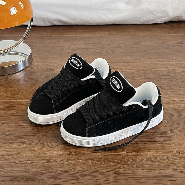 Damen Sportliche Sneakers mit weicher Veloursoberfläche und strapazierfähiger Gummisohle Echo Archiv
