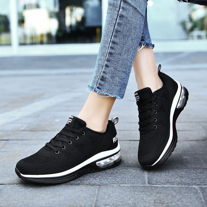 Damen nan urbaner Strick-Sneaker mit perforiertem Strickgewebe, Dämpfer-Fersenkapsel und federnder Leichtsohle Echo Archiv