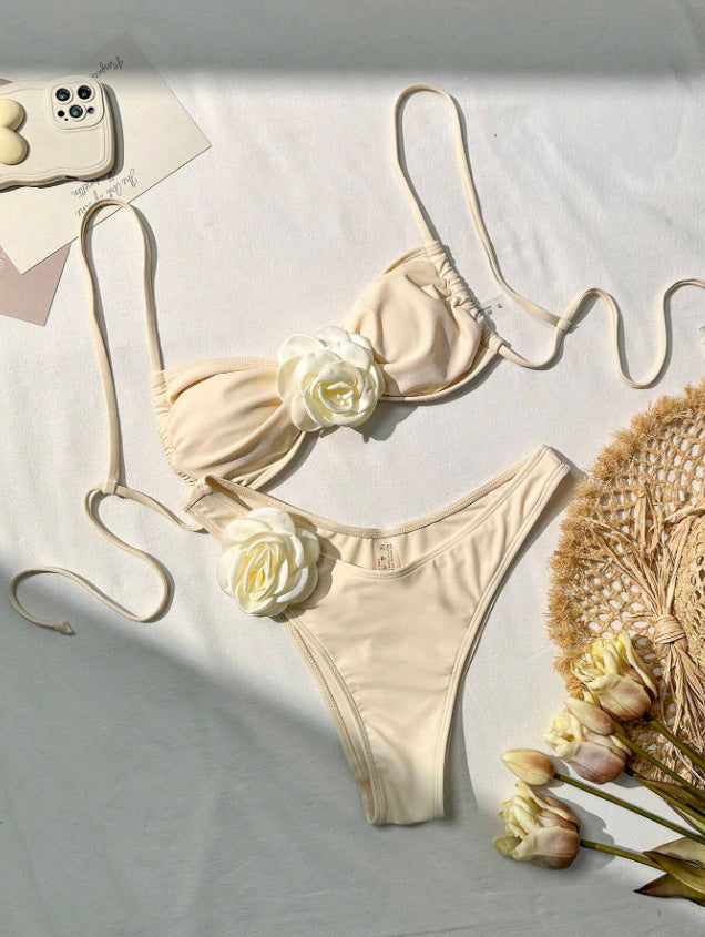 Damen Bikini-Set mit femininen Rüschendetails und zarten Blumenapplikationen Echo Archiv