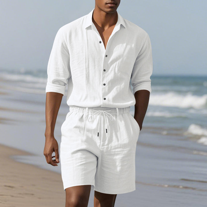 Herren lässiges Strandoutfit mit Hemd und Shorts Echoarchiv