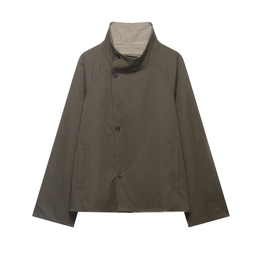 Damen kurzes Cape‑Mantel mit hohem Stehkragen, verdeckter Knopfleiste und Eingrifftaschen Echo Archiv