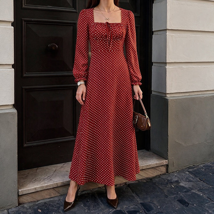 Damen Retro-Maxikleid mit quadratischem Ausschnitt, geraffter Brustpartie und langen Ärmeln Echoarchiv