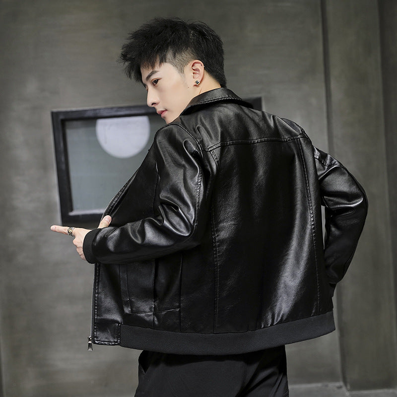 Herren Urbane Kunstleder‑Fliegerjacke mit Pattentaschen und geripptem Saum Echoarchiv