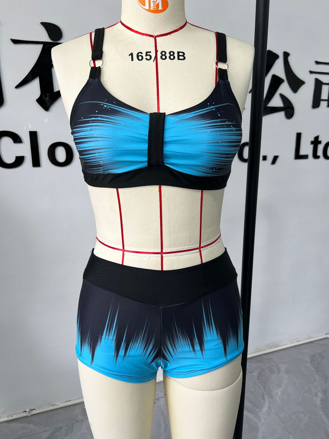 Damen nan sportliches Bikini-Set mit stützendem Bustier-Top und figurformenden Badeshorts Echo Archiv