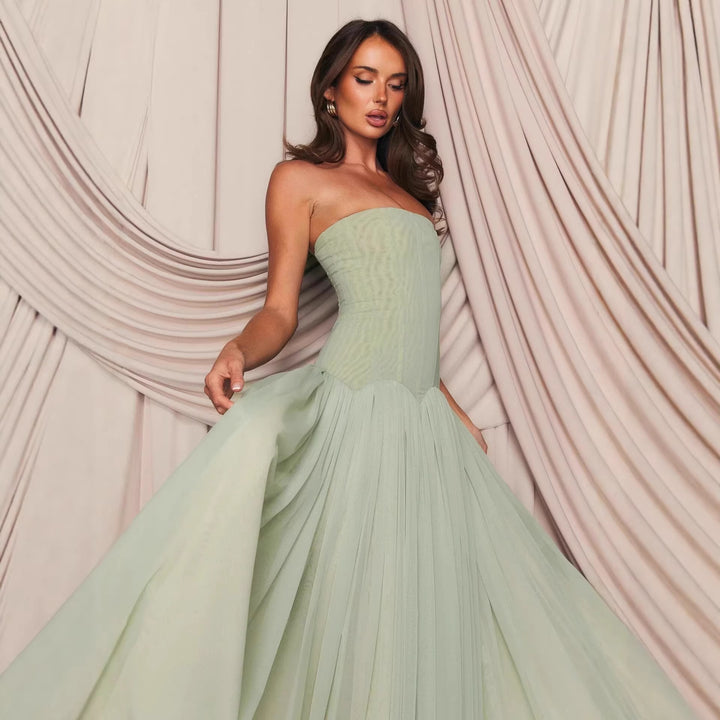 Damen elegantes, trägerloses Maxikleid mit fließendem Tüllrock Echo Archiv