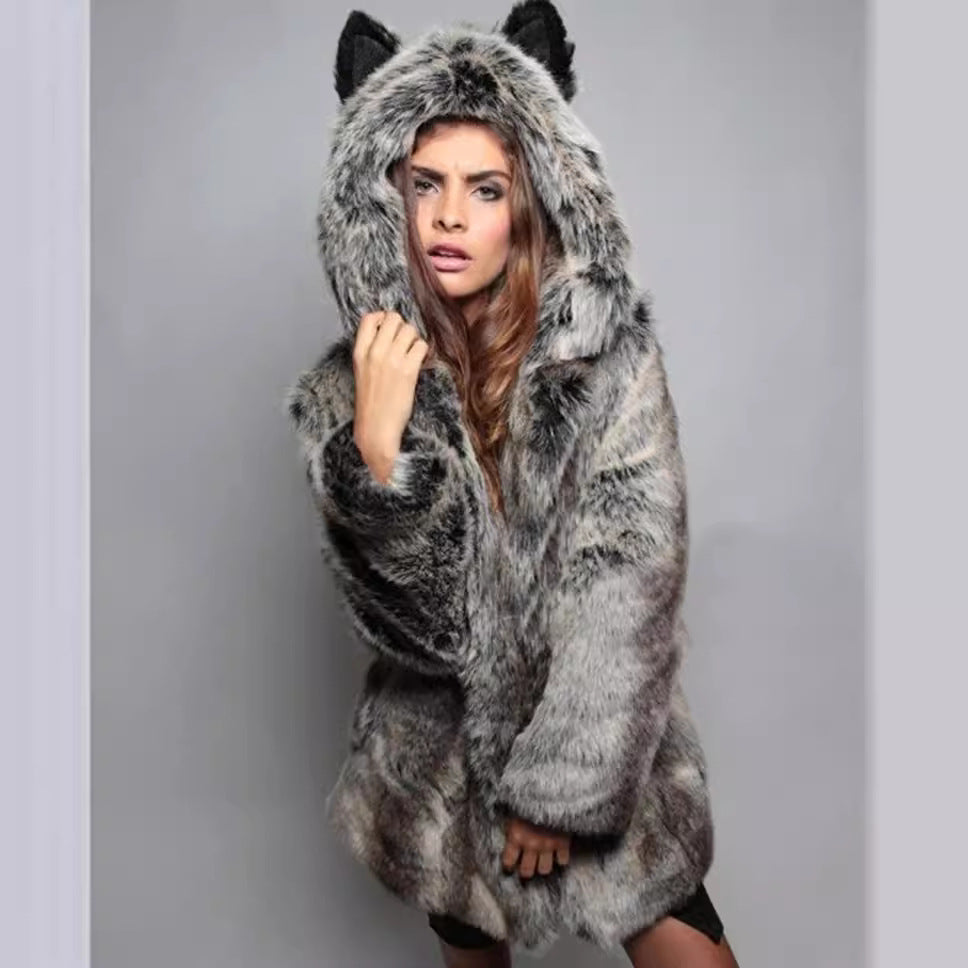 Damen Kurze Kapuzenjacke aus veganem Hochflor-Kunstpelz mit Katzenohren und taillierter Silhouette Echo Archiv