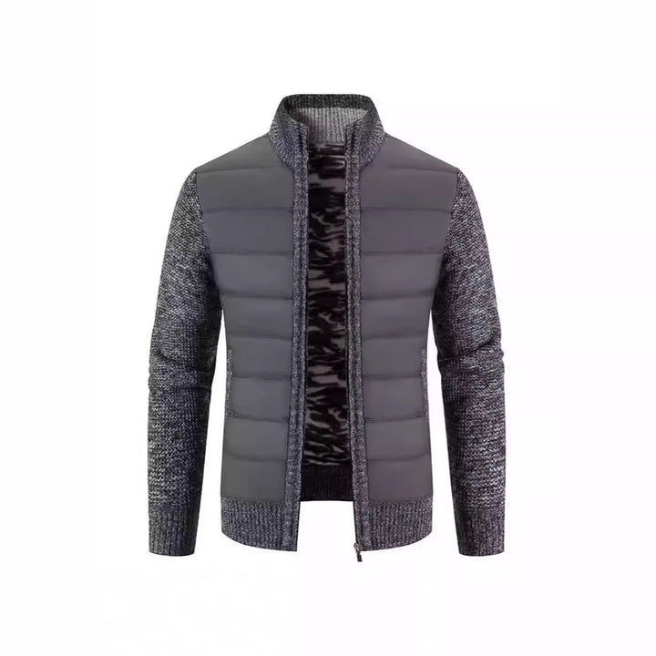 Herren Hybridjacke mit hochabschließendem Kragen und modischen Strickdetails Echoarchiv