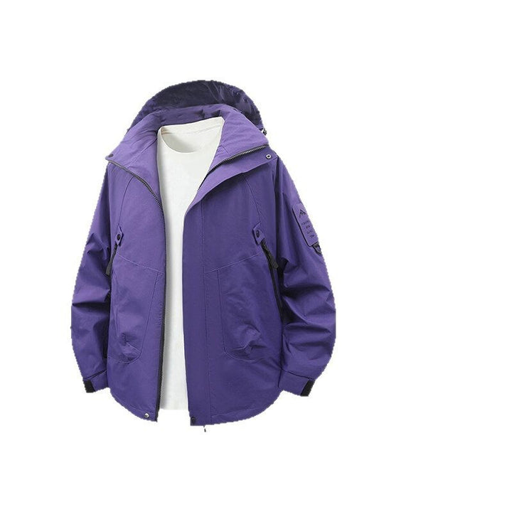 Herren funktionale Outdoor-Jacke mit verstellbarem Kapuzenbereich und zahlreichen Taschen Echoarchiv