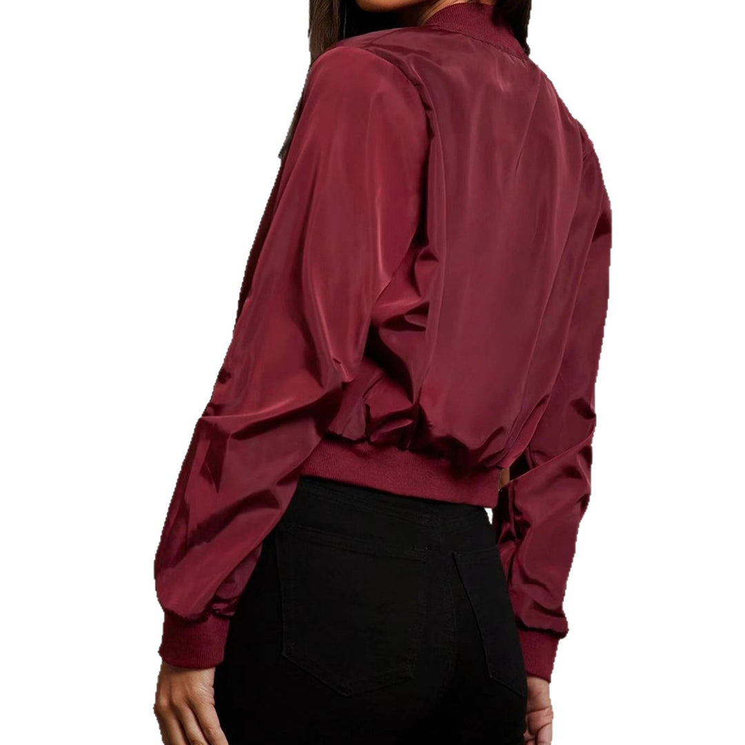 Damen Cropped Bomberjacke aus Satinoptik mit Ärmeltasche und elastischem Saum – Avenza
