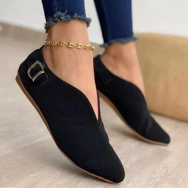 Damen Flache Slipper-Ballerina mit spitz zulaufender Vorderkappe, V‑Ausschnitt und Zierschnalle – Lioré