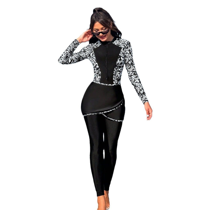 Damen modischer UV-Schutz-Strandanzug mit eleganten Rüschendetails Echo Archiv