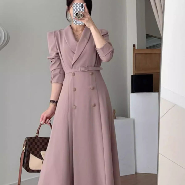 Damen Doppelreihiges Maxi‑Mantelkleid mit Taillengürtel und betonten Schultern – Valéora