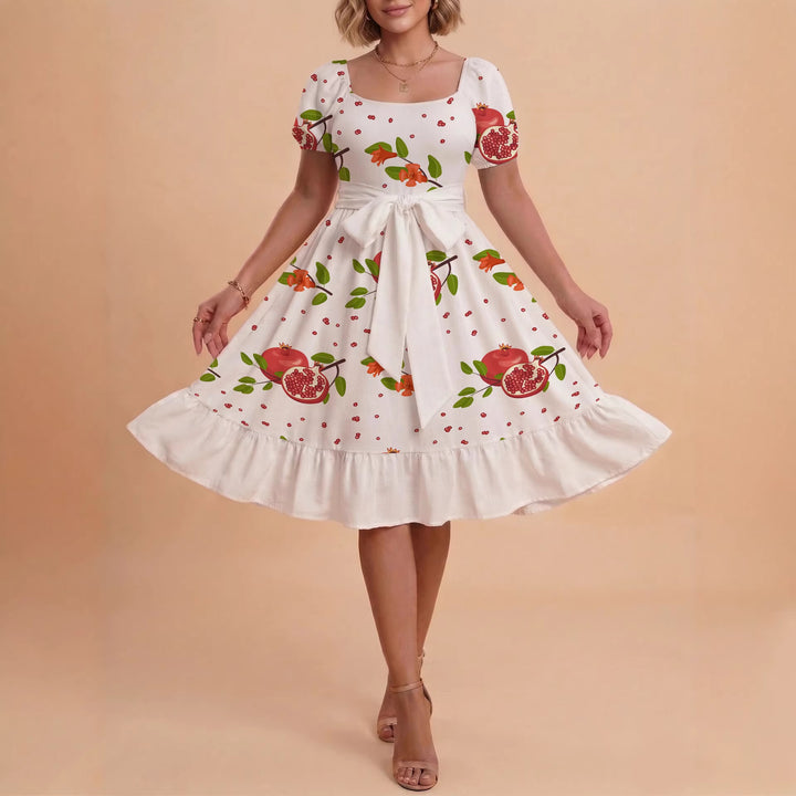 Damen Kleid mit tailliertem Schnitt und verspieltem Blumenmuster Echo Archiv