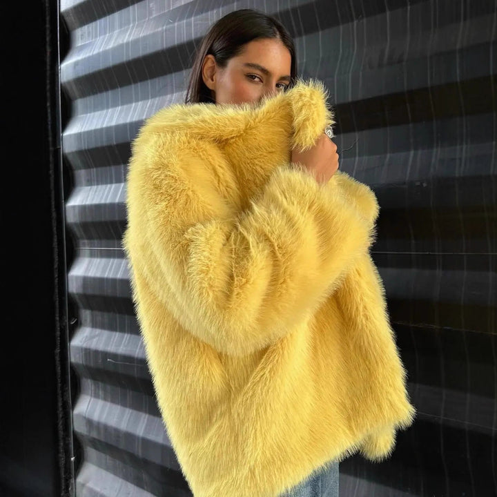 Damen Kurzer Oversize Kunstpelz-Mantel mit voluminösem Schalkragen Echo Archiv