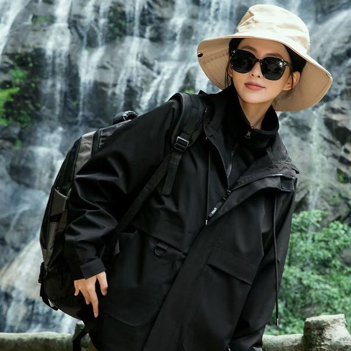 Herren wetterfeste Outdoor-Jacke mit verstellbarer Kapuze und praktischen Taschen Echoarchiv