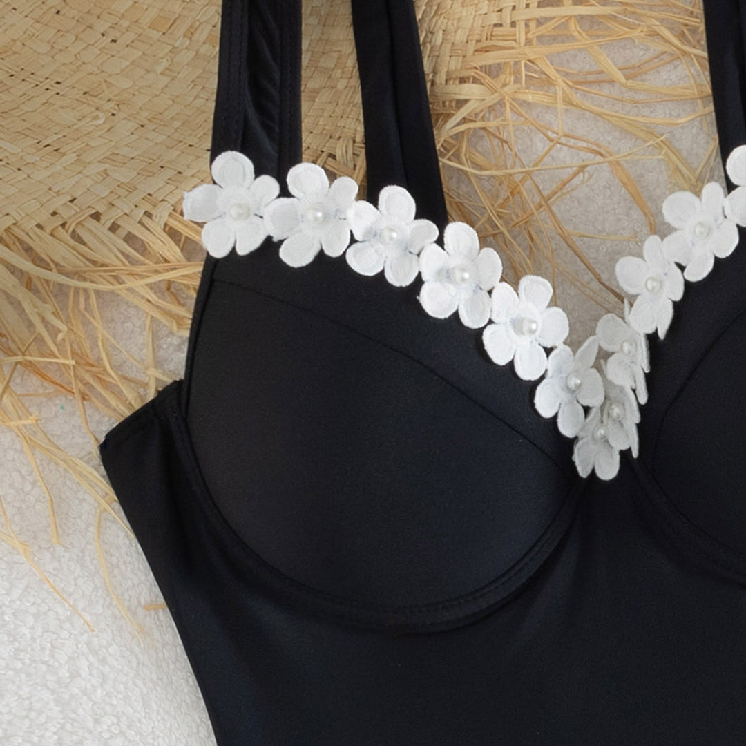 Damen Eleganter Einteiler Badeanzug mit transparentem Rock Echo Archiv