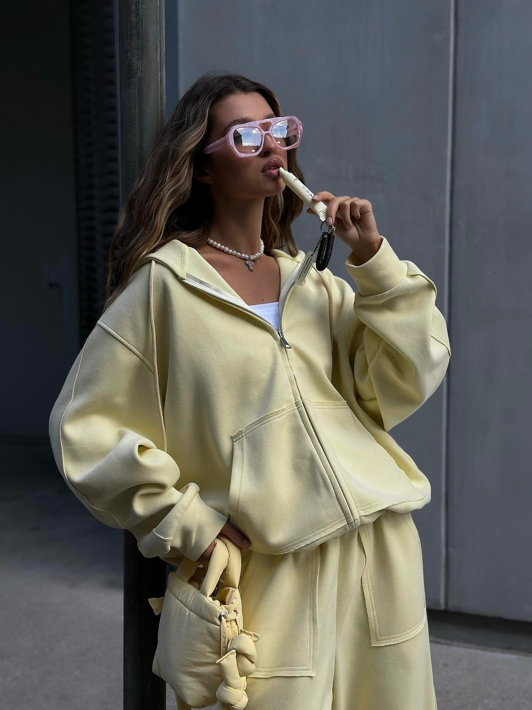 Damen nan oversized Kapuzenjacke mit Reißverschluss und Kängurutasche Echo Archiv