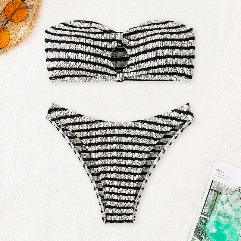 Damen Bandeau-Bikini mit trendy Ausschnitt Echo Archiv