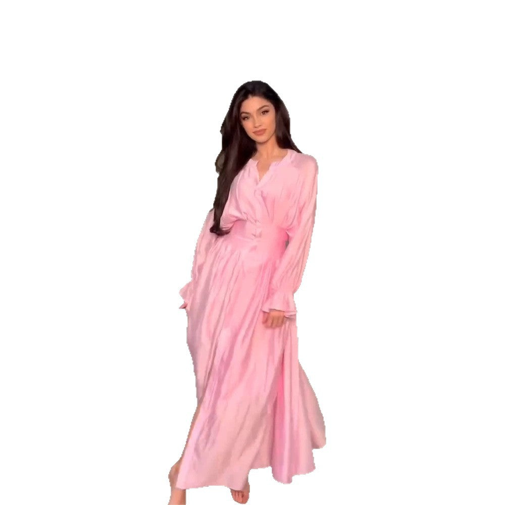 Damen Maxikleid aus Satin mit taillierter Raffung, Stehkragen und vorderem Schlitz Echoarchiv