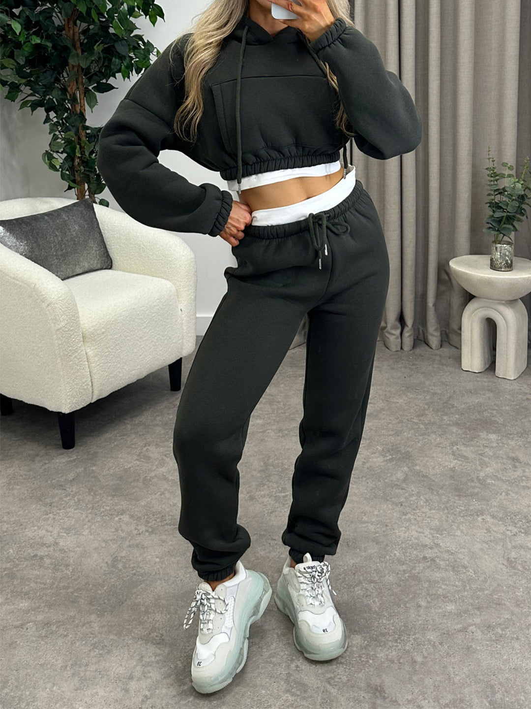Damen Kurzschnitt-Kapuzenpullover und Hochtaillierte Jogginghose Set – Avérine