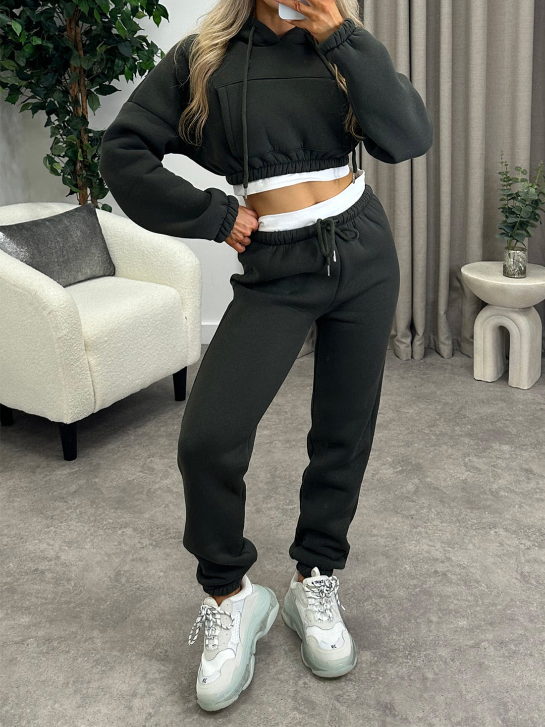 Damen Kurzschnitt-Kapuzenpullover und Hochtaillierte Jogginghose Set – Avérine