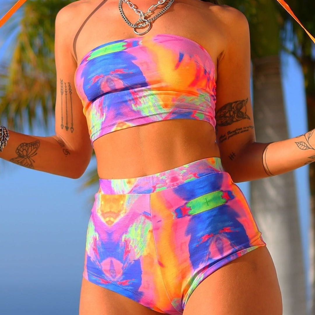 Damen Hochgeschnittener Bikini-Set mit modernem Batikdesign Echo Archiv