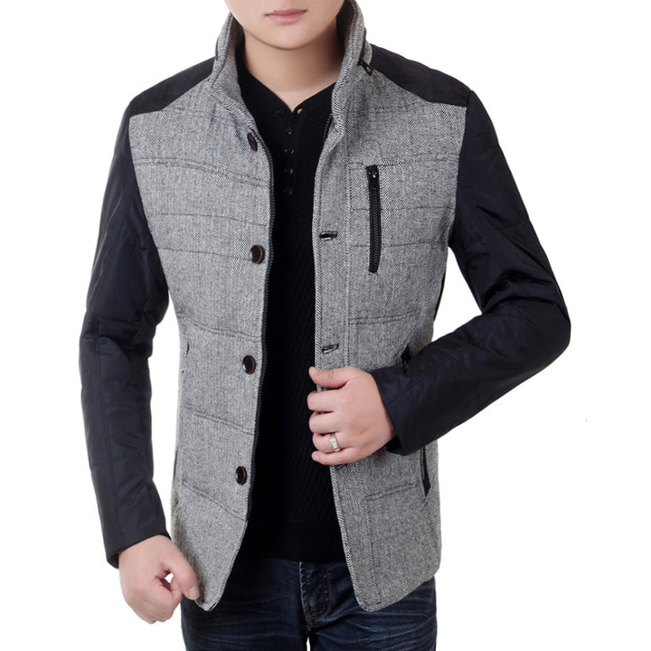 Herren Wattierte Kurzjacke mit Teddykragen und Wappenapplikation – Taviero