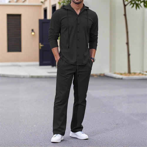 Herren entspannendes Freizeit-Outfit mit Kapuze und praktischen Taschen Echoarchiv