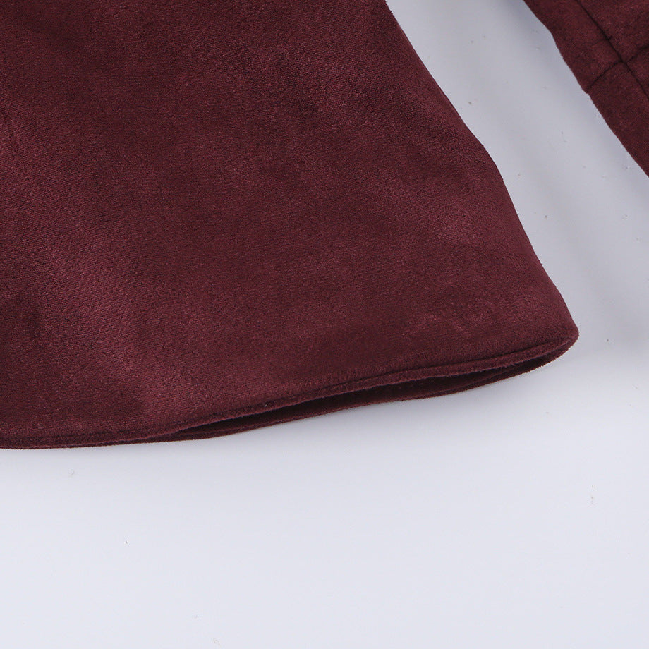 Damen Taillierte Paradejacke aus Veloursimitat mit hoher Knopfsteg‑Blende und Schulterpatten Echoarchiv